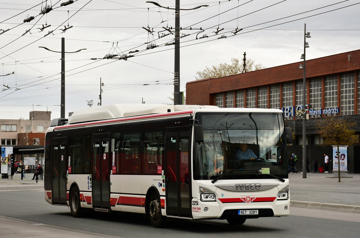 Pardubice, IVECO Urbanway 12M CNG # 225