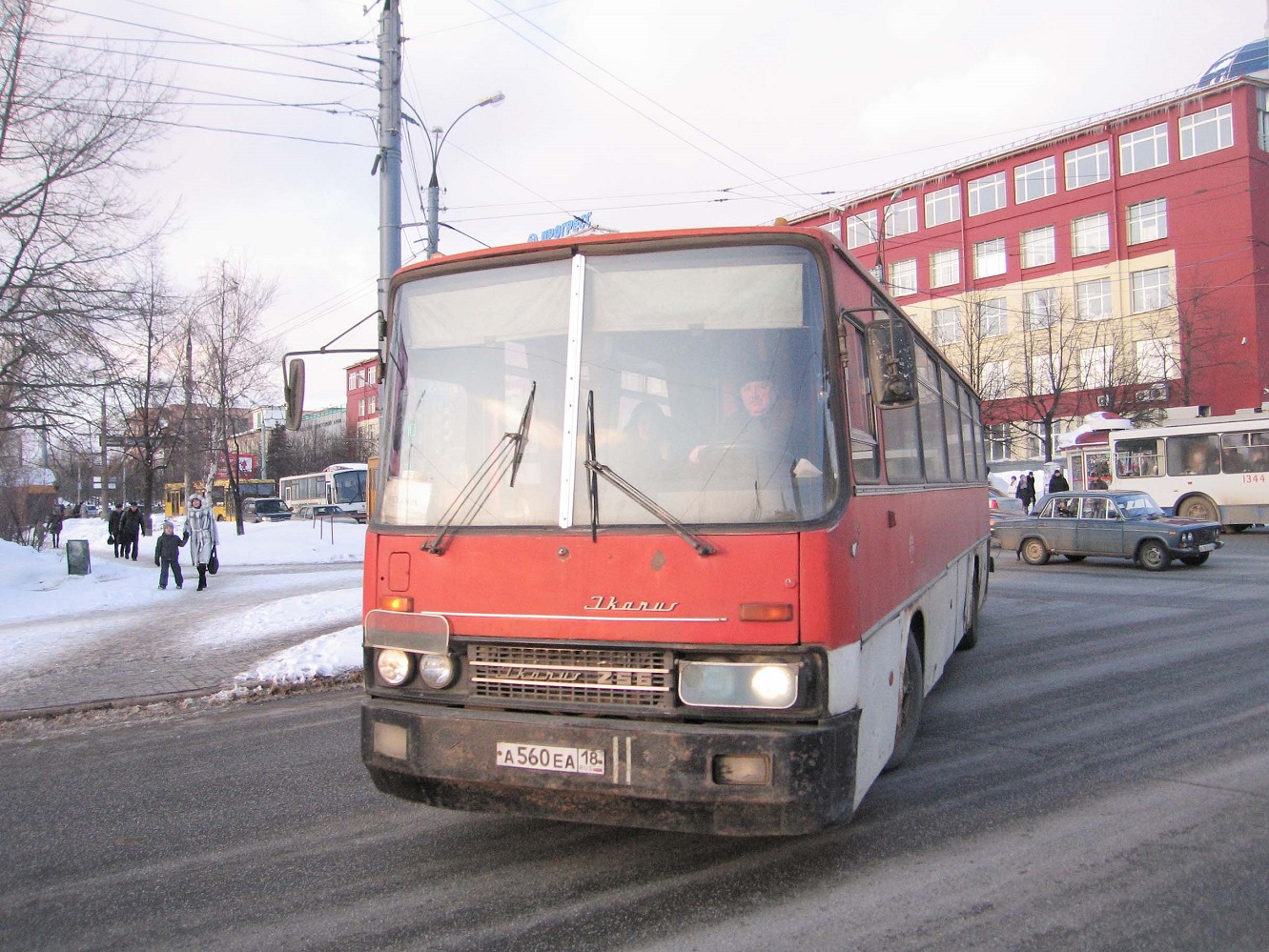 Izhevsk, Ikarus 256.69 # А 560 ЕА 18