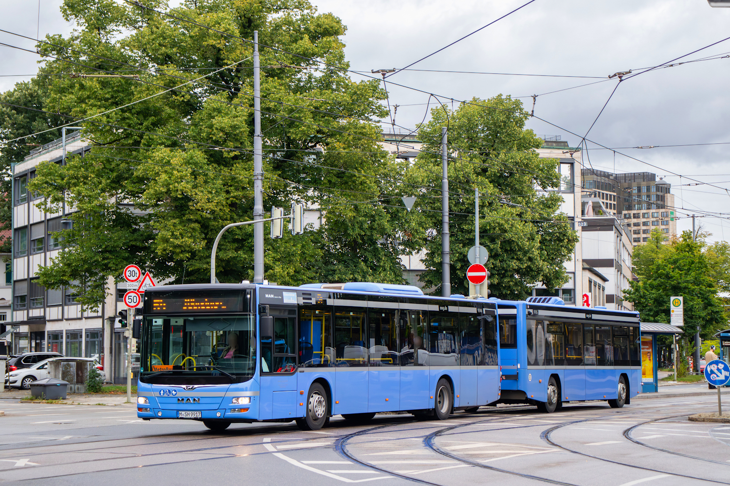 Munich, MAN A21 Lion's City NL363 # 17; Munich, Hess APM 5.6-13 # 17