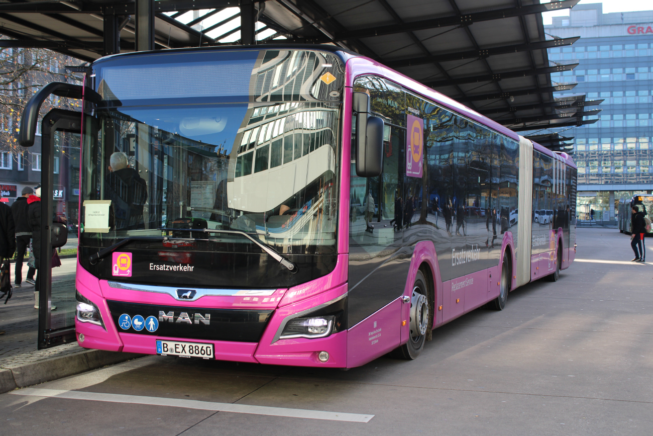 Berlin, MAN 18C Lion's City NG360 EfficientHybrid # 886